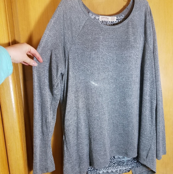 Sweater weather bundle! 2 for 1 sweaters, XL - Picture 4 of 7